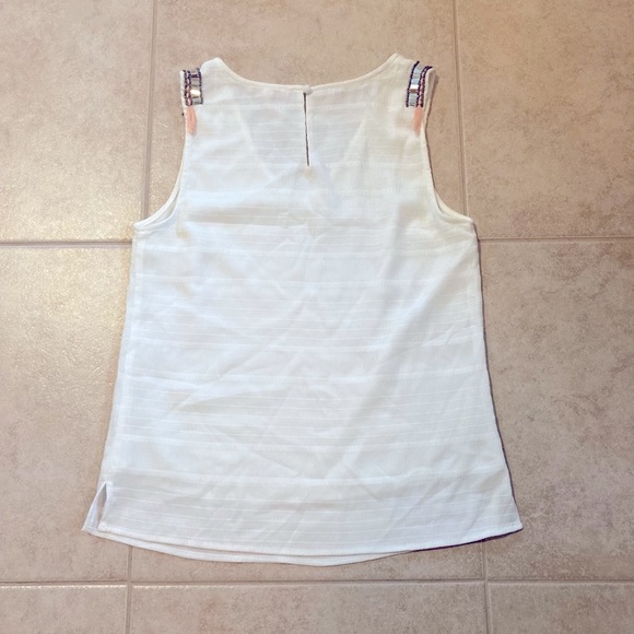 Elegant tank with detailed straps - Picture 2 of 2